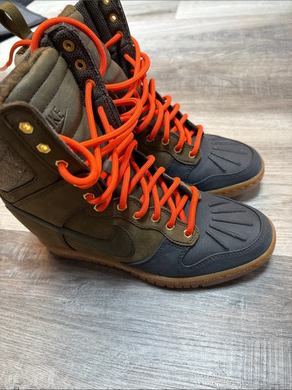 Nike Women's Brown and Orange Wedge Sneaker